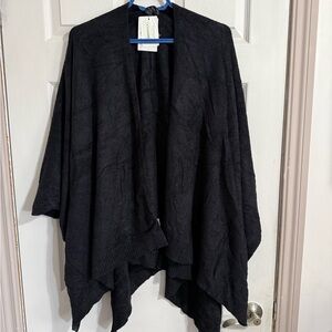 NWT Barefoot Dreams Black Open-Front Poncho Wrap super soft
